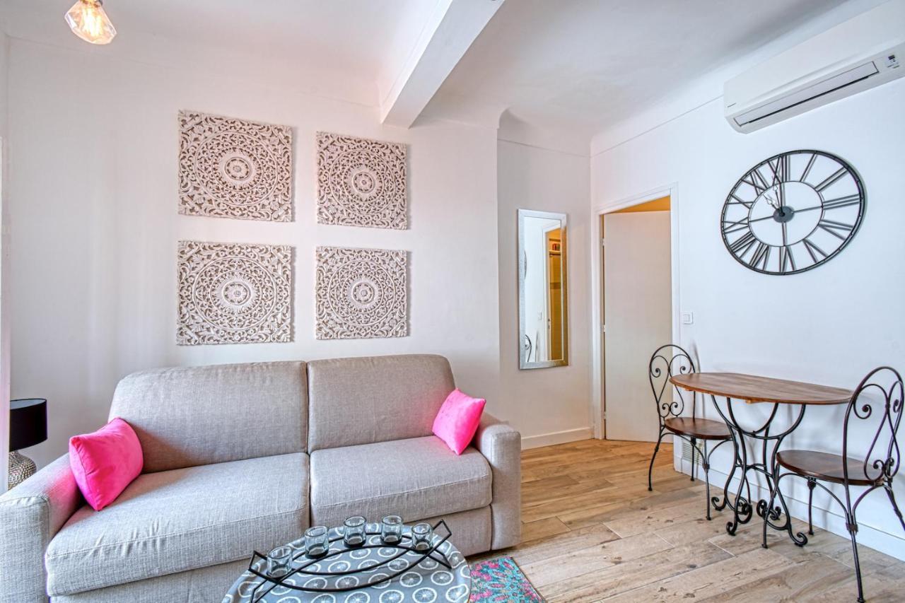 Romantic And New In The Famous Rue Meynadier In The Supercentre Of *