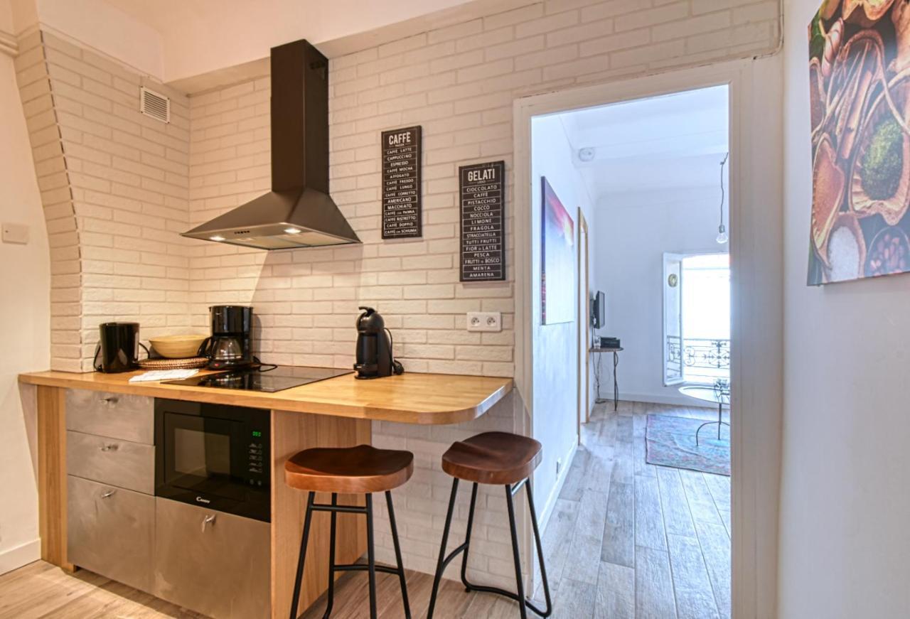 Appartement Romantic And New In The Famous Rue Meynadier In The Supercentre Of