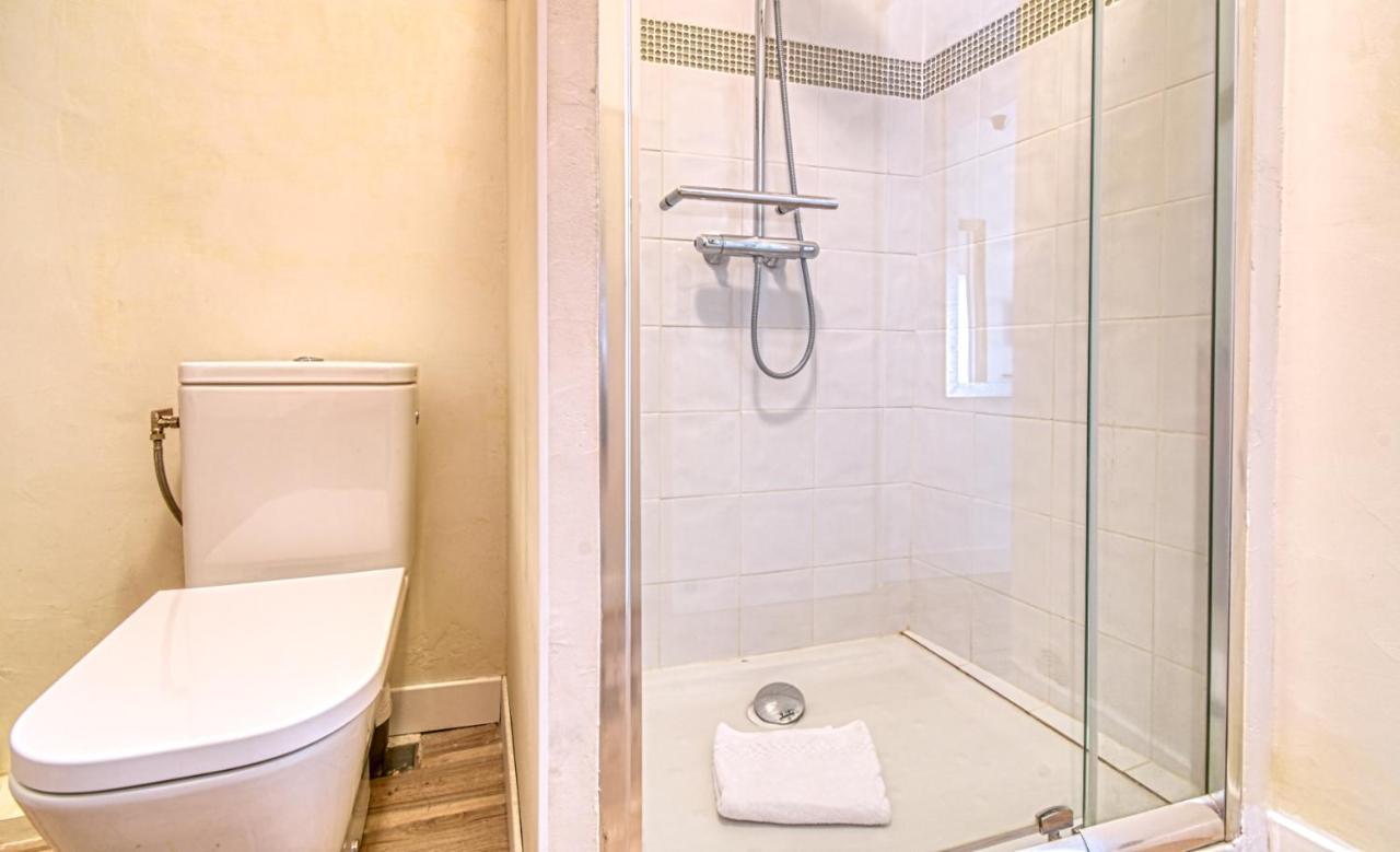 Romantic And New In The Famous Rue Meynadier In The Supercentre Of Cannes