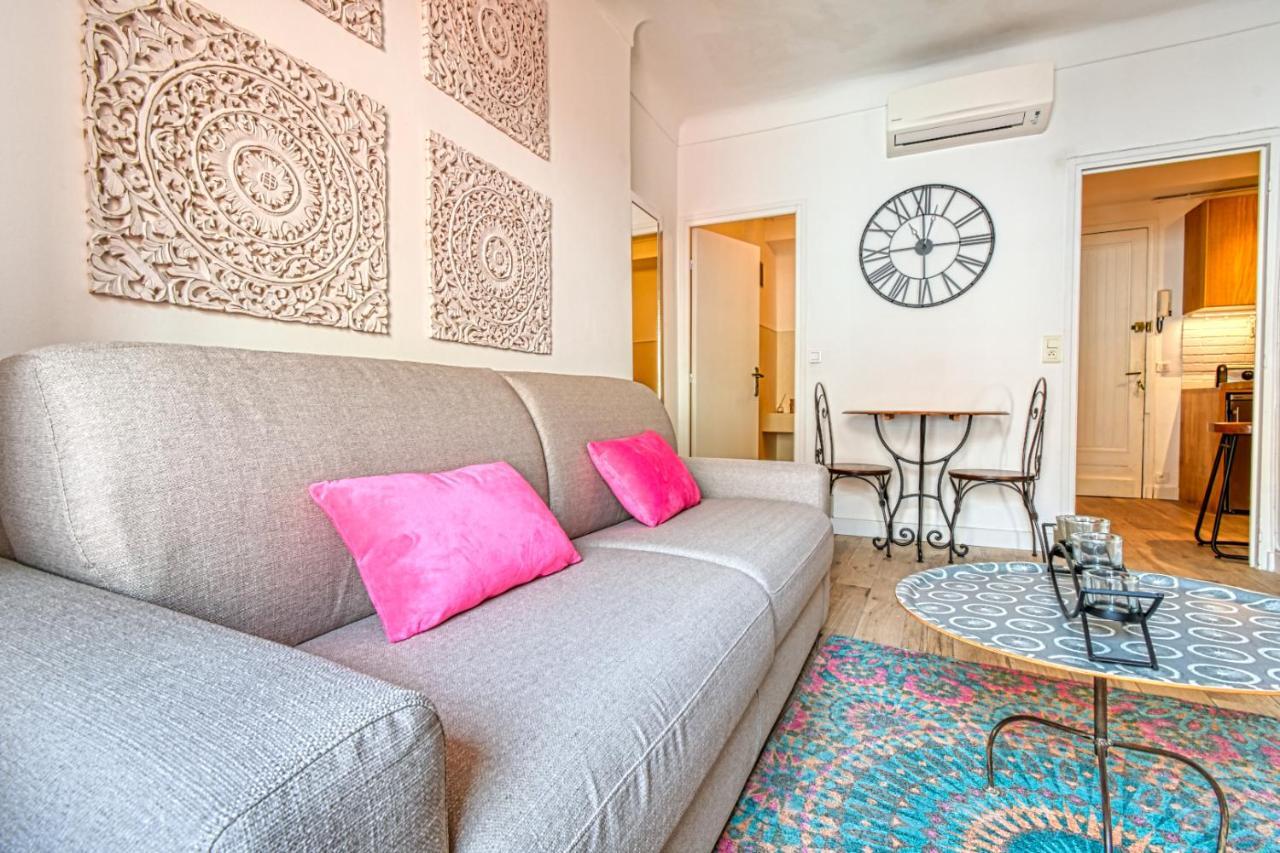 Romantic And New In The Famous Rue Meynadier In The Supercentre Of Apartment *