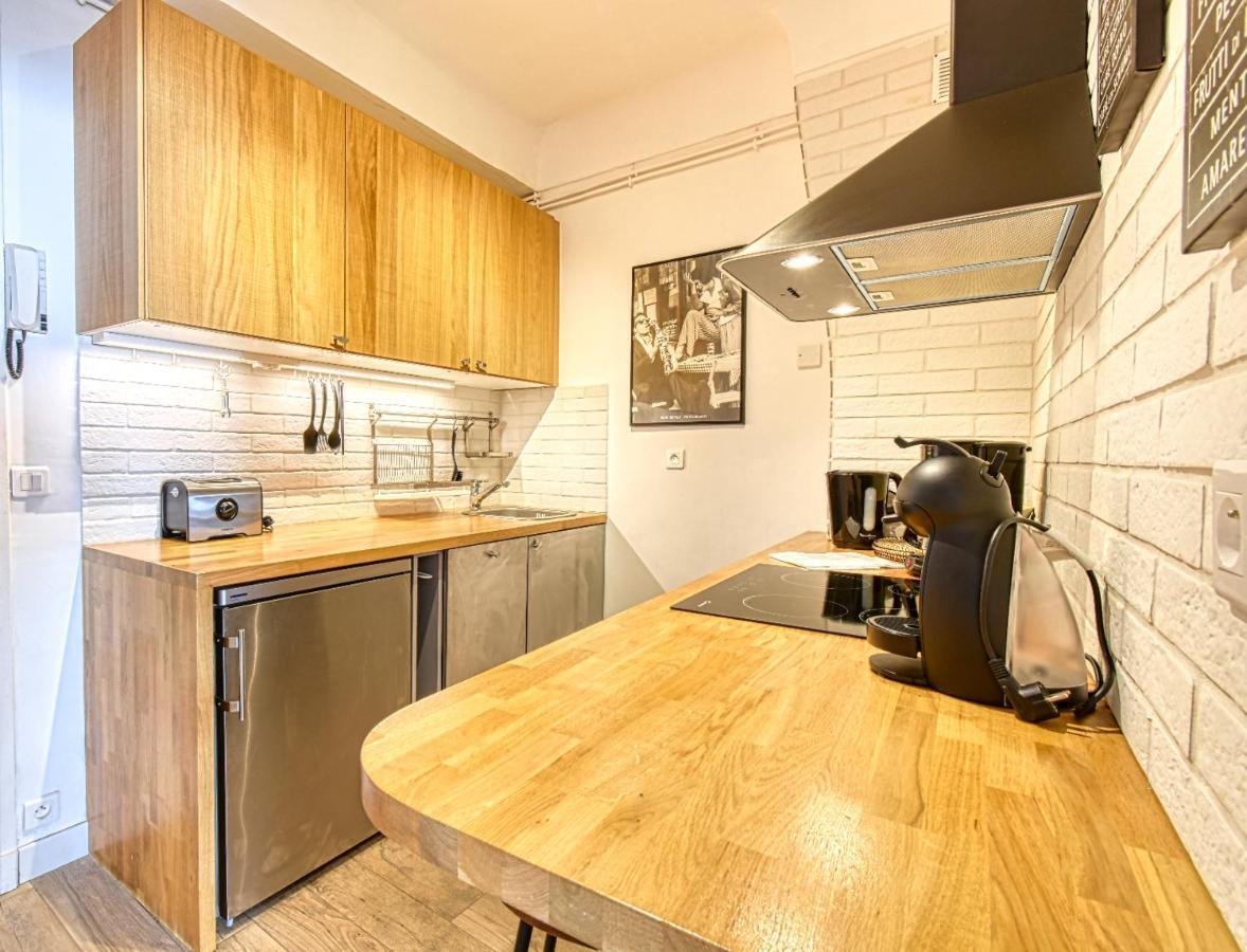 Apartment Romantic And New In The Famous Rue Meynadier In The Supercentre Of *