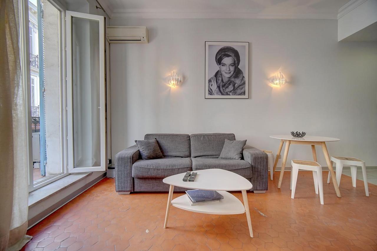Apartment Centre