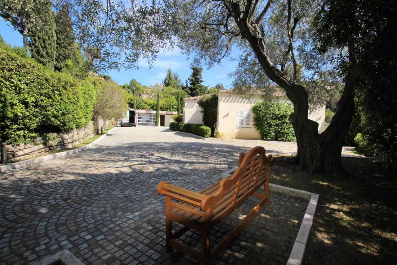 Luxury In Hills Villa