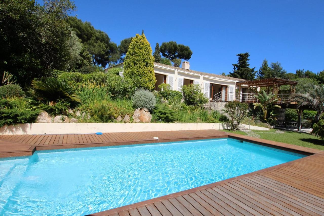 Villa Luxury In Hills