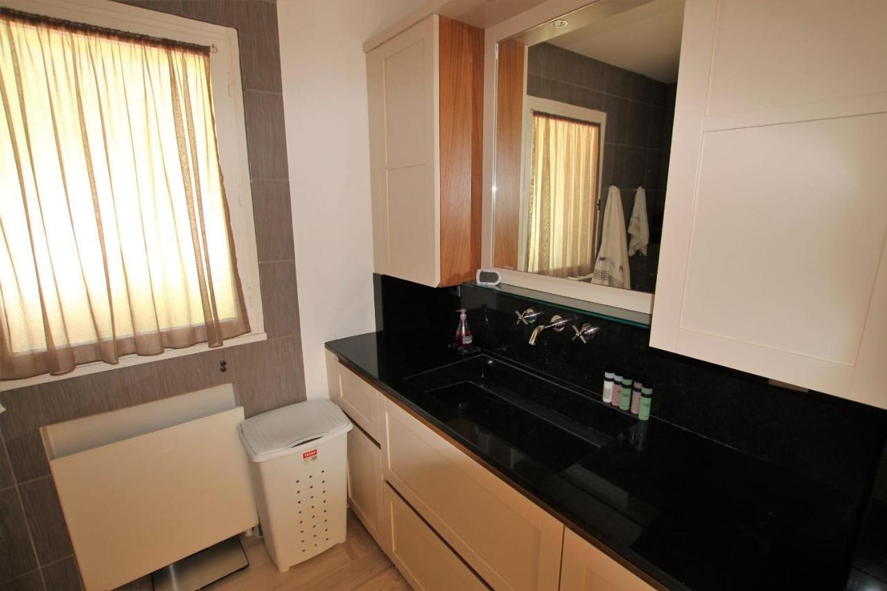 Luxury In Hills