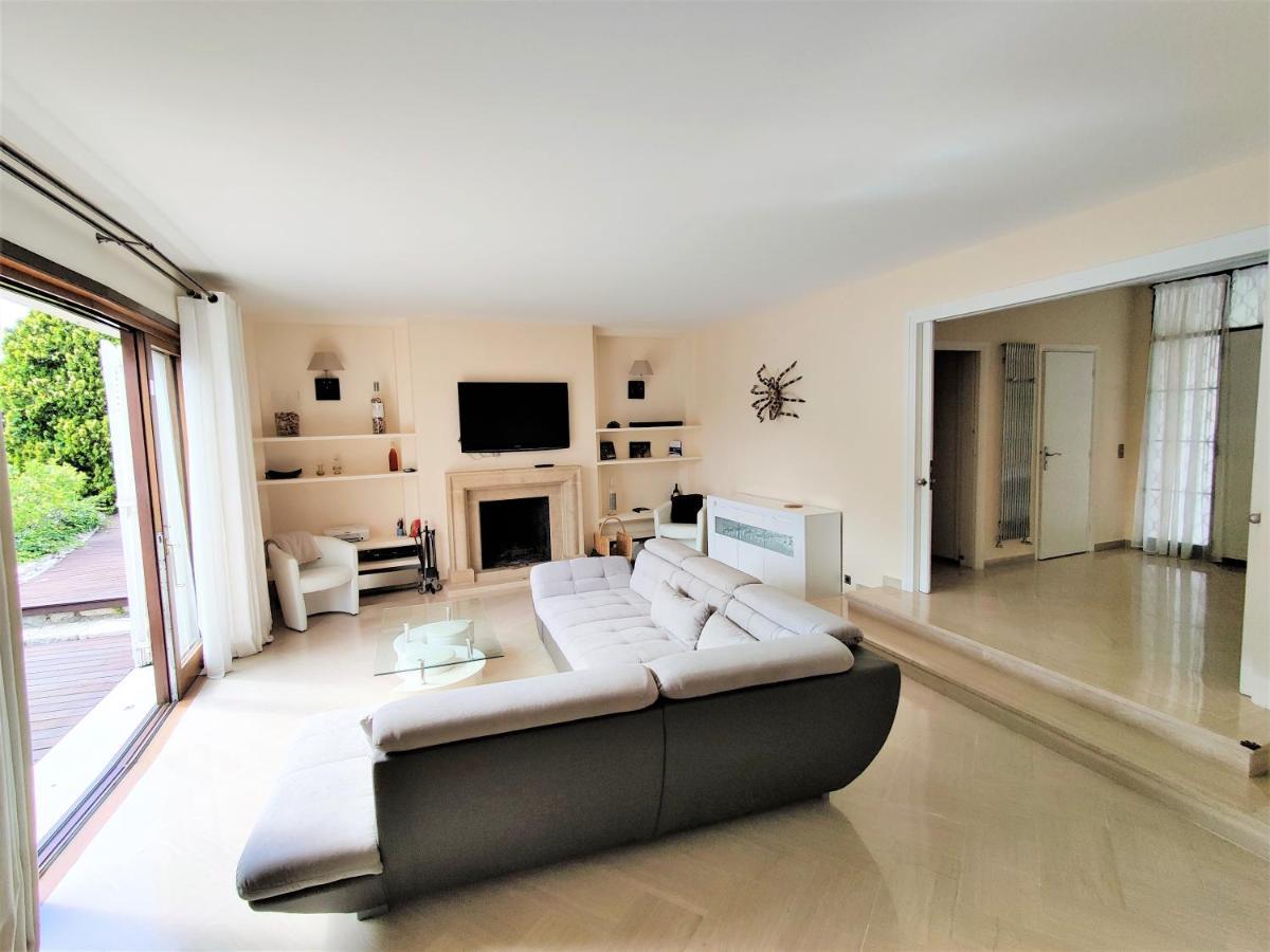 Luxury In Hills Villa