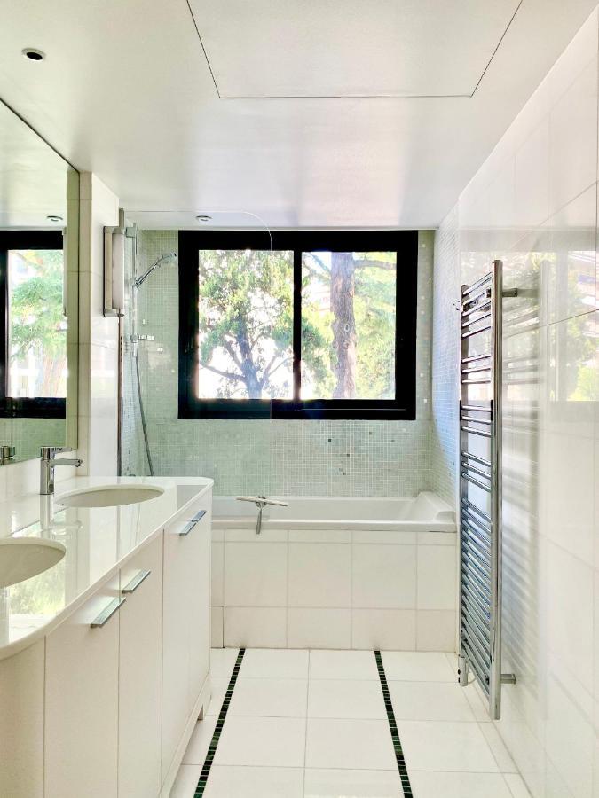 Carlton Riviera