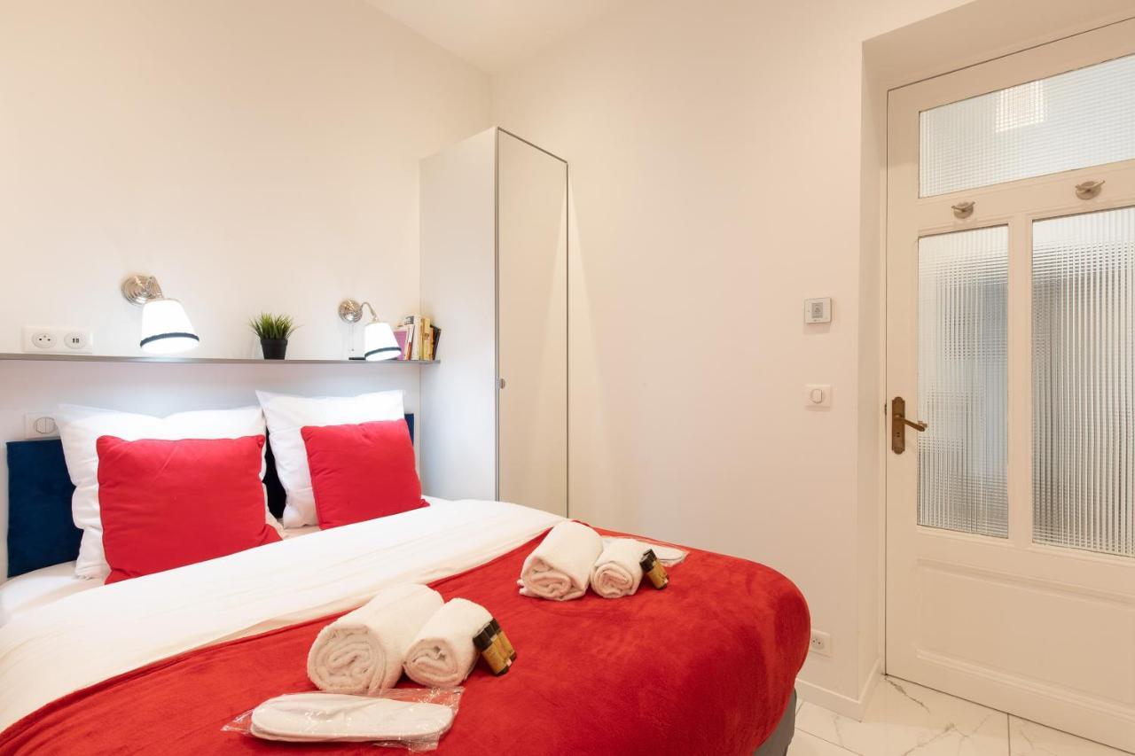 Pelige Yourhosthelper Cannes
