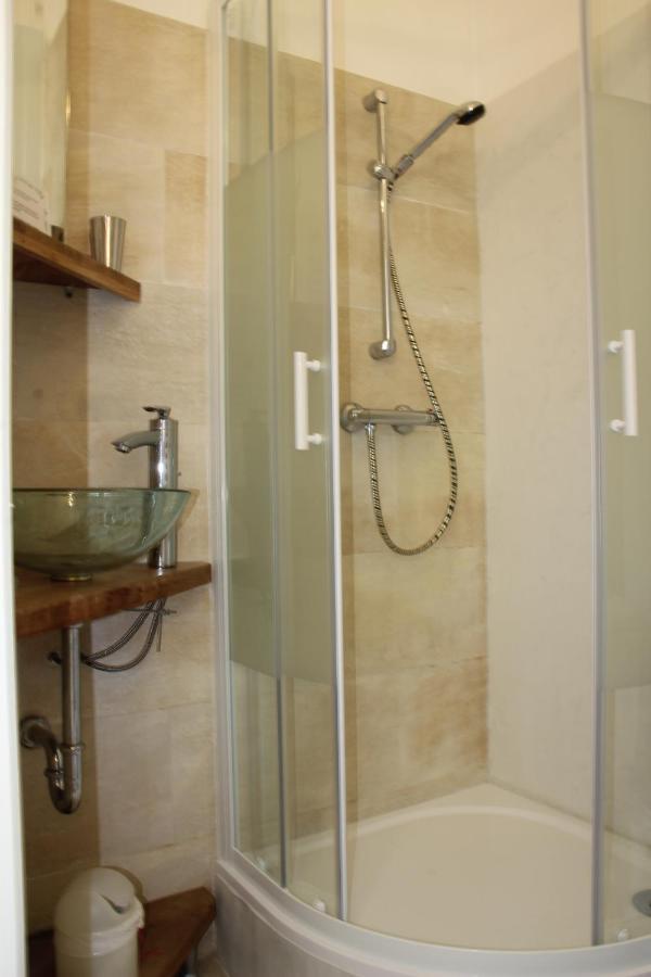 Zone Pietonne, 3 Chambres, 3 Sdb Apartment *