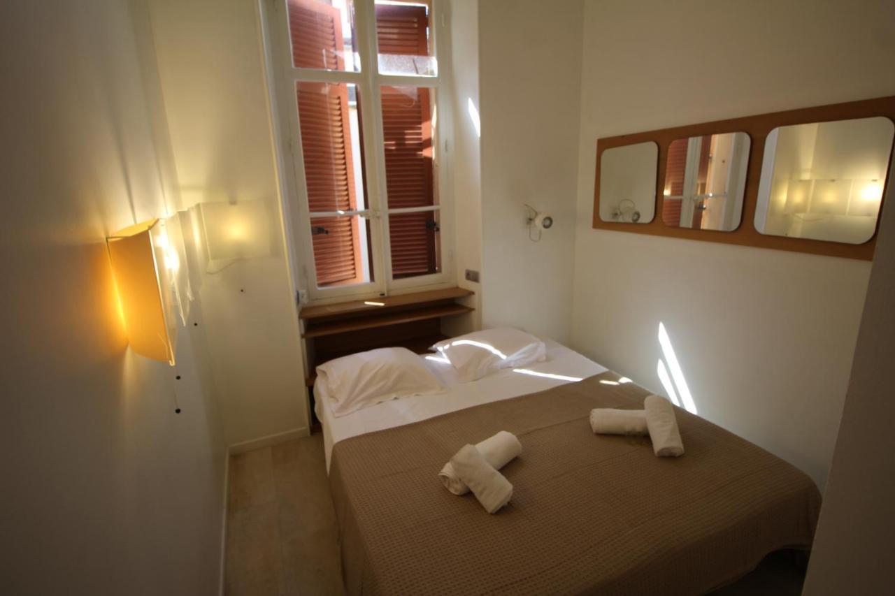 Zone Pietonne, 3 Chambres, 3 Sdb Apartment *