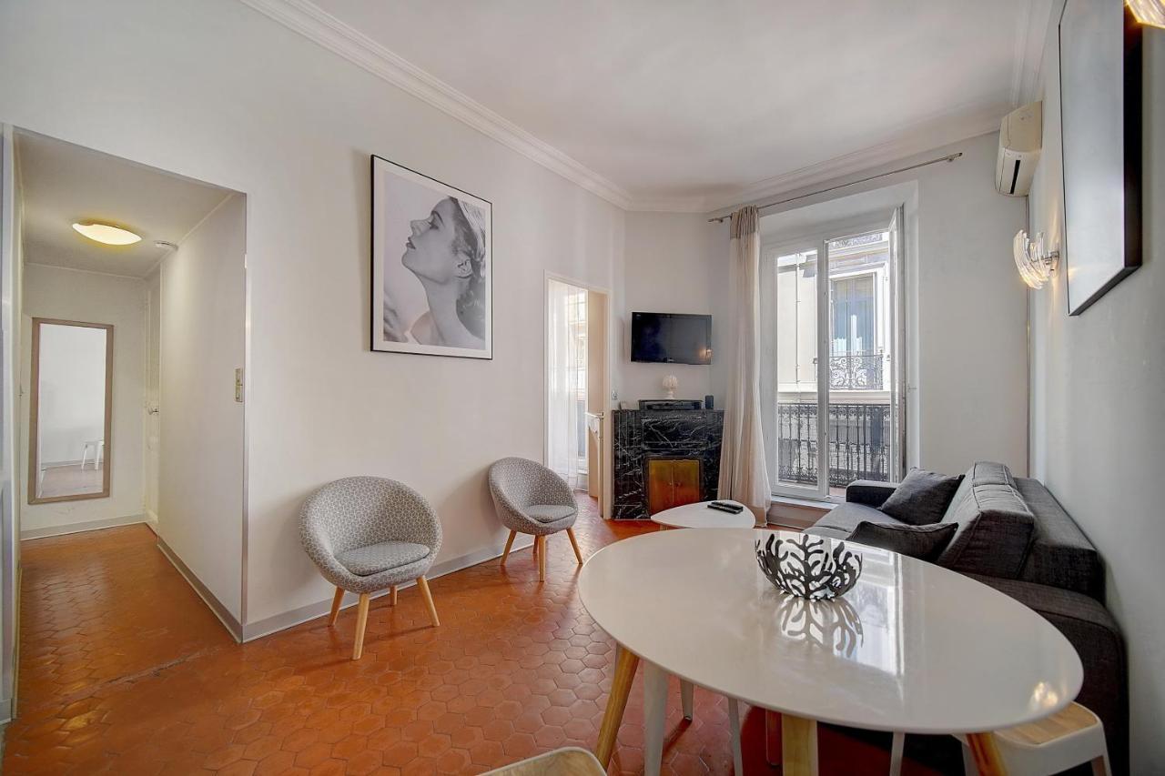 Apartment Centre
