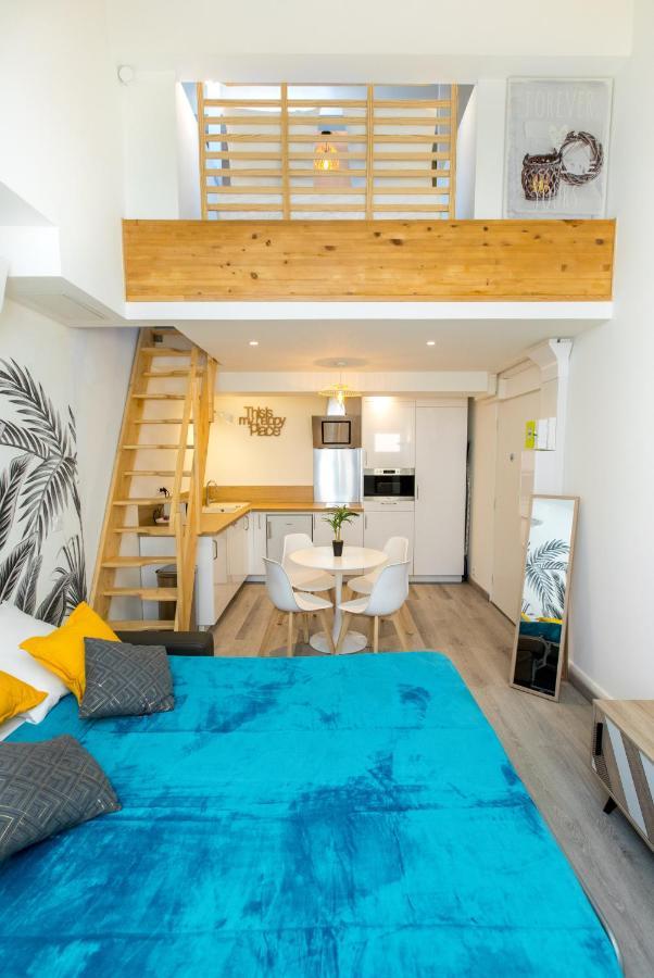 Duplex : 300m, Clim, Netflix Appartement *