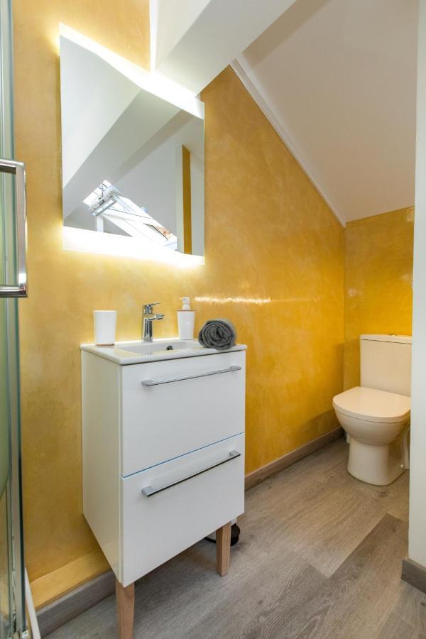 Duplex : 300m, Clim, Netflix Apartment *