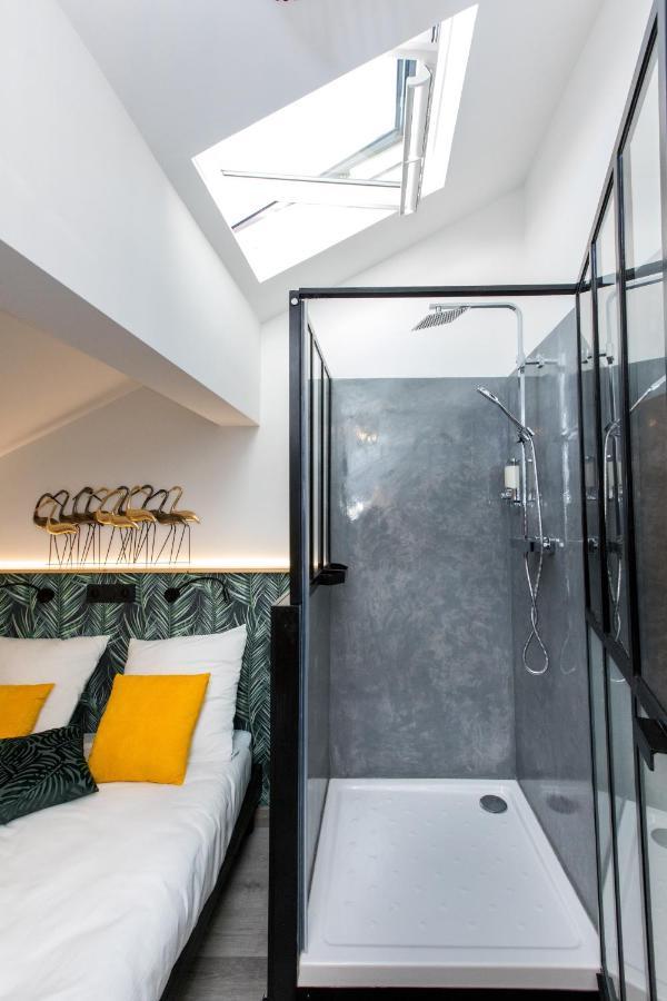 Duplex : 300m, Clim, Netflix Appartement