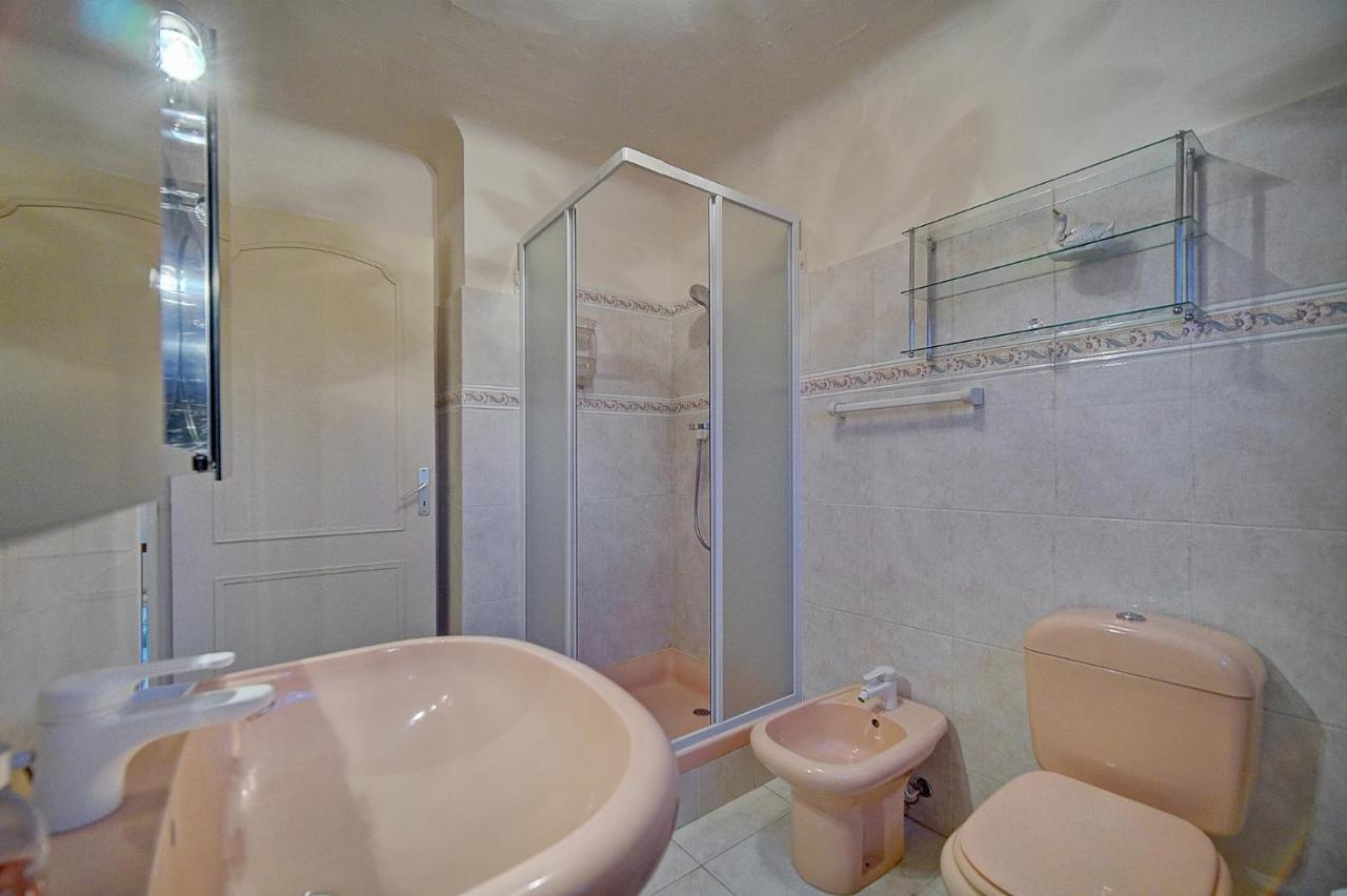 Appartement Superbe Duplex Idealement Situe Proche Plages Avec Grande Terrasse Vue Port !l A1b59