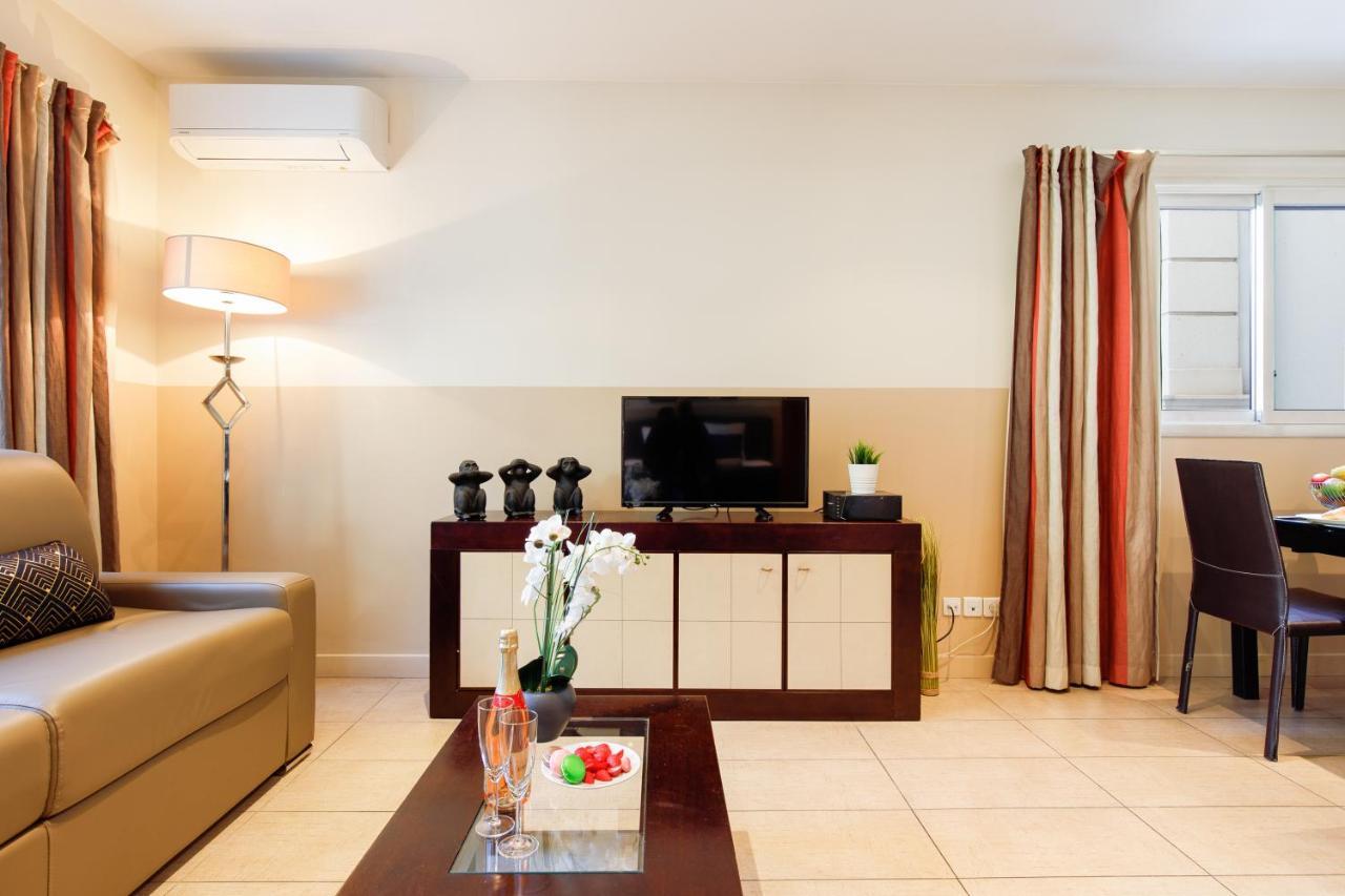 Carnot Yourhosthelper Cannes