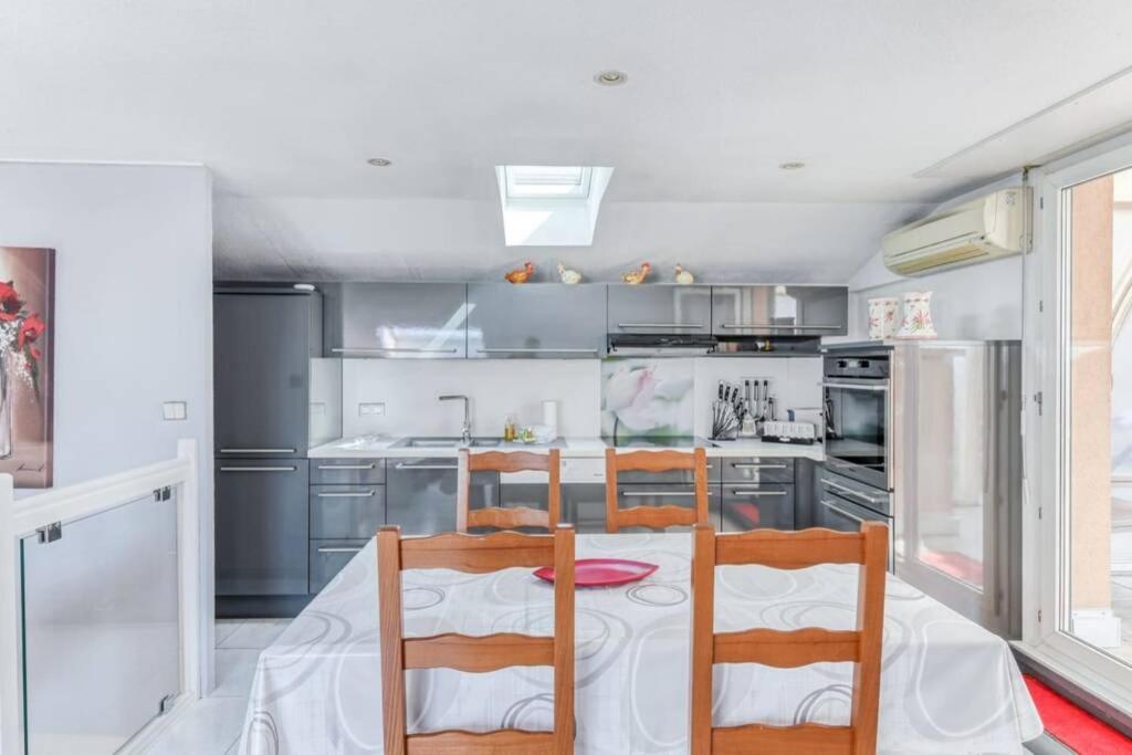 C009-duplex Avec Vue Sur Et Piscine Cannes