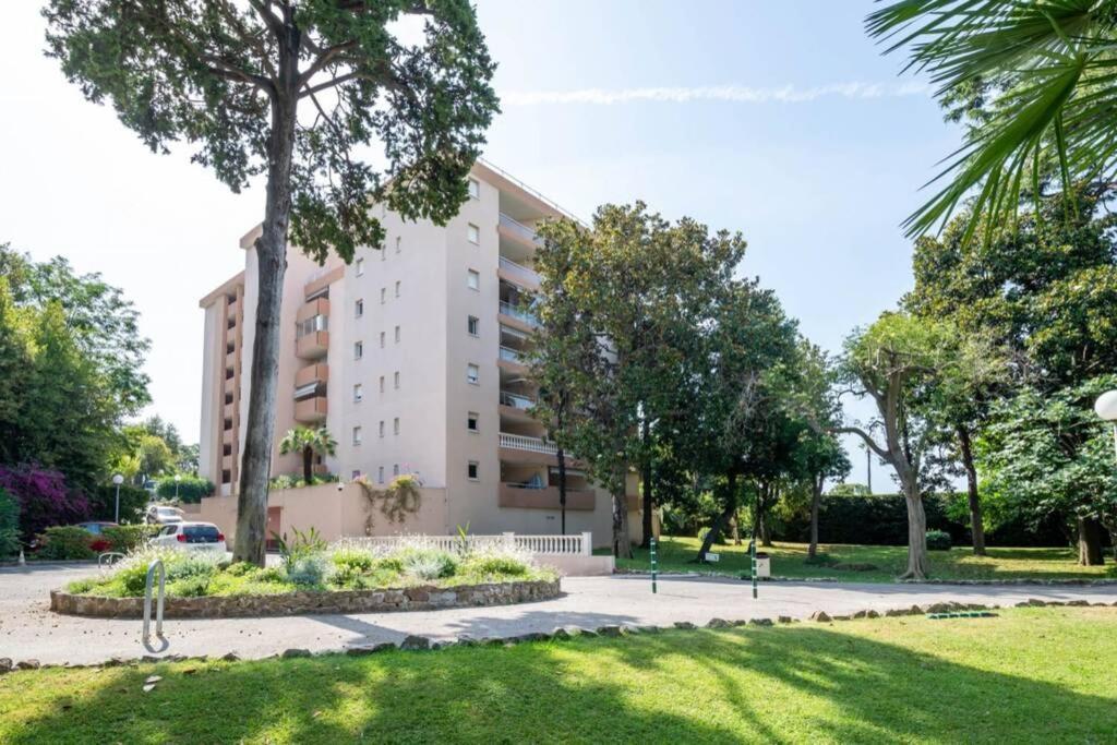 C009-duplex Avec Vue Sur Et Piscine * Cannes