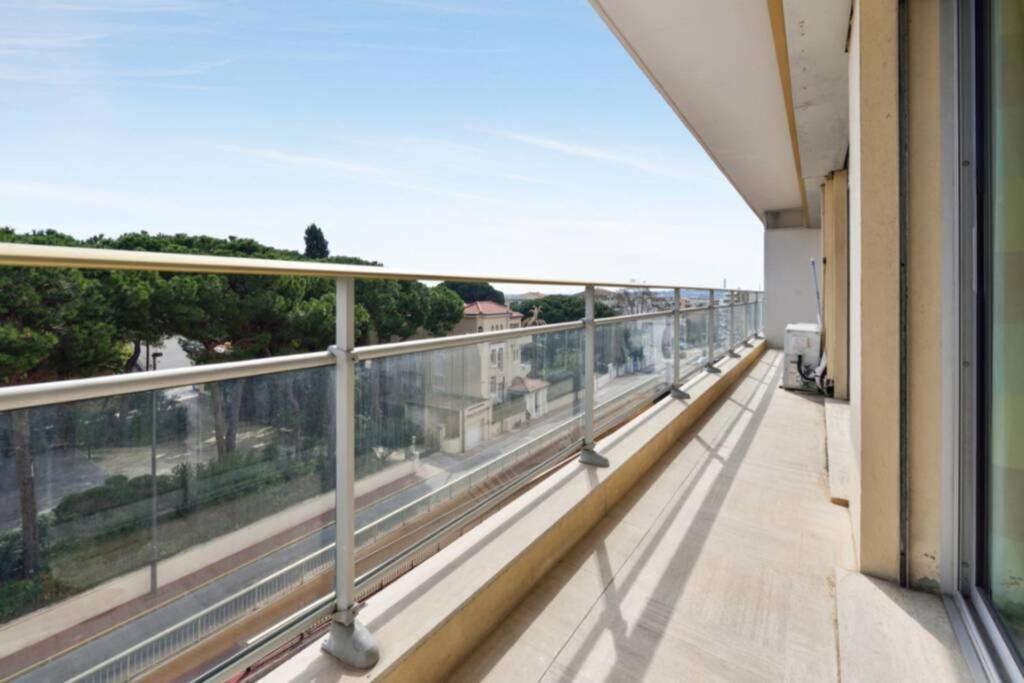 Appartement Spacieux Avec Vue Mer Proche Du Centre *