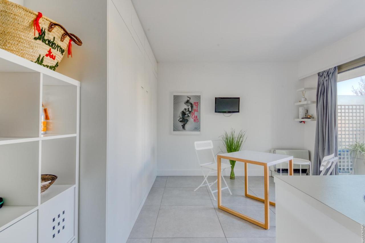 Modern Design Studio - Piscine - Standing - Clim - Wifi - Terrasse Apartment *