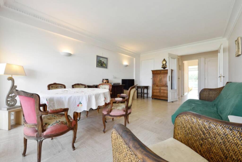 Appartement Spacieux Avec Vue Mer Proche Du Centre