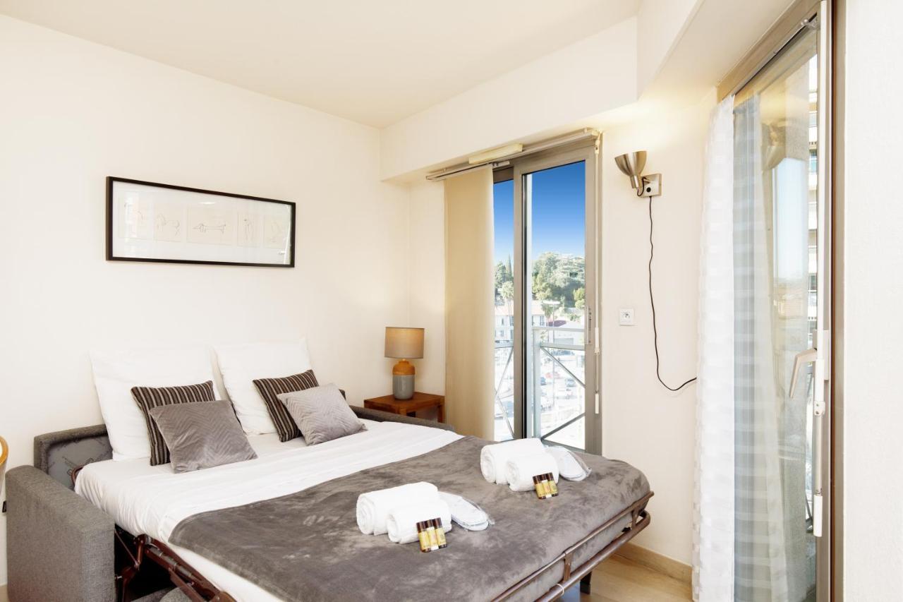 Colline Azur Yourhosthelper Cannes