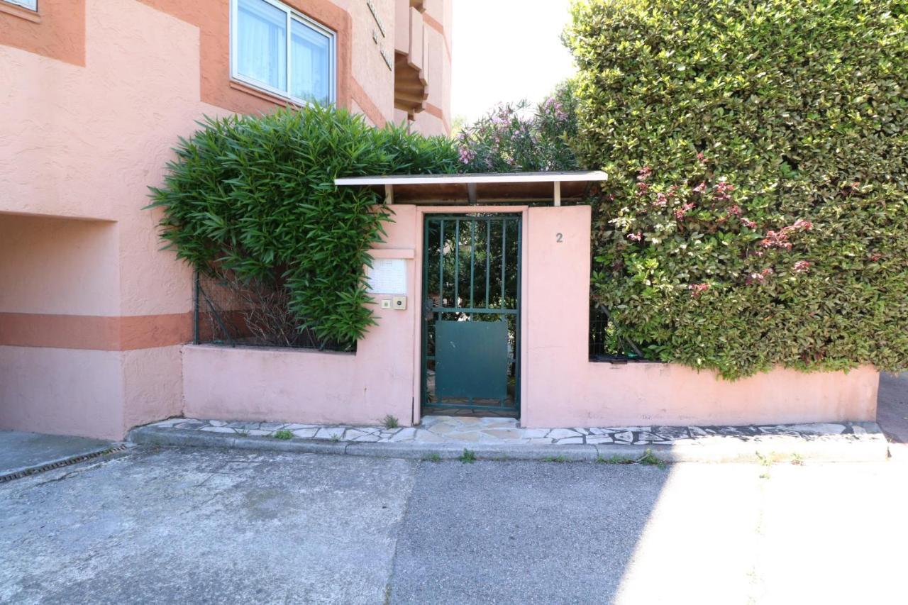With Beautiful Sea View And Direct Access *
