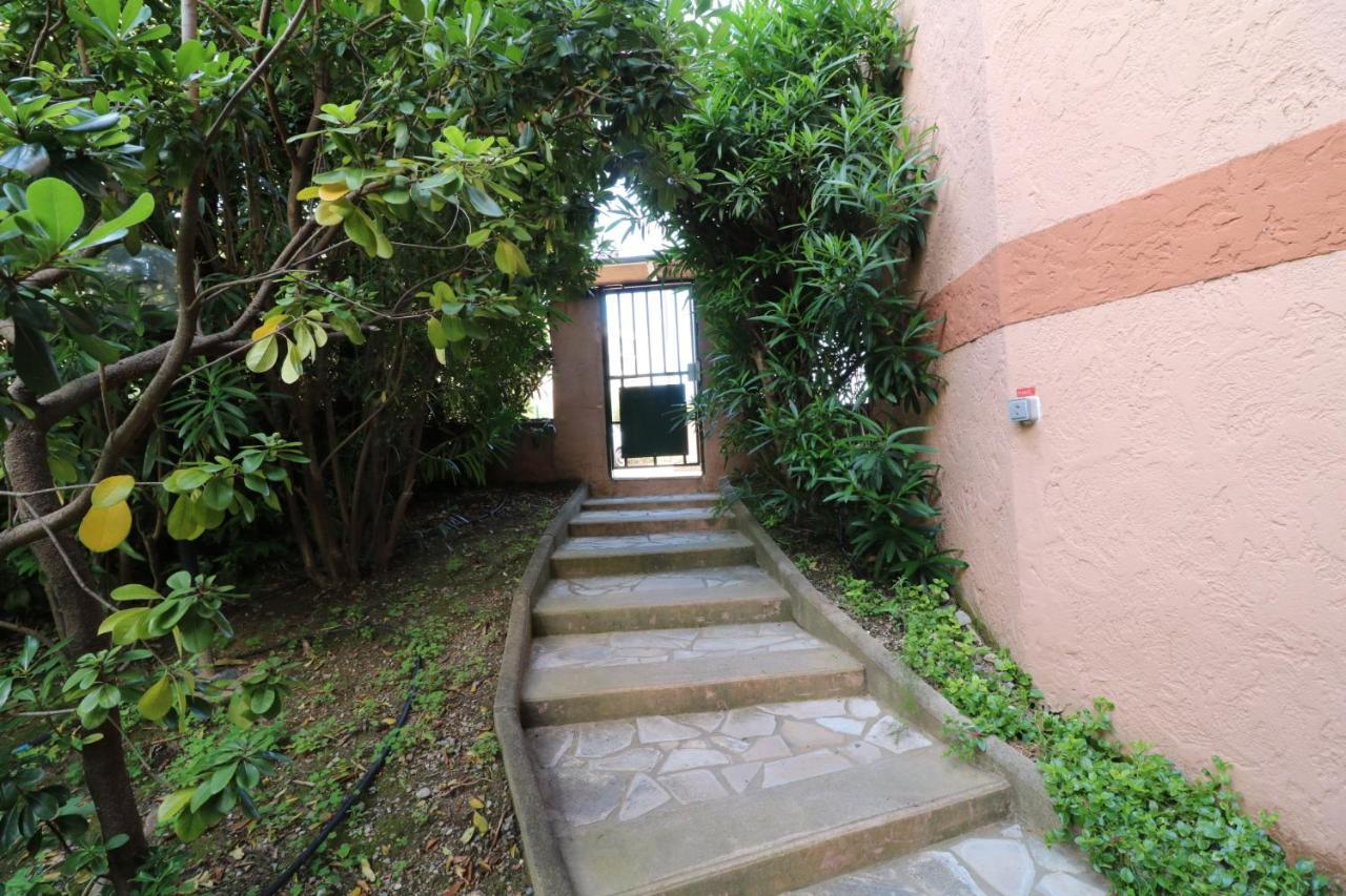 With Beautiful Sea View And Direct Access *