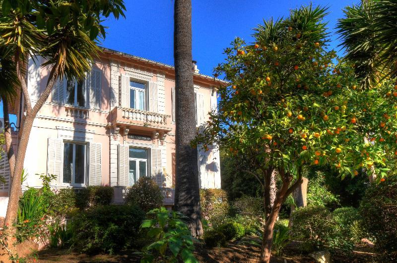 Claudia Centre - Parking 3* Cannes