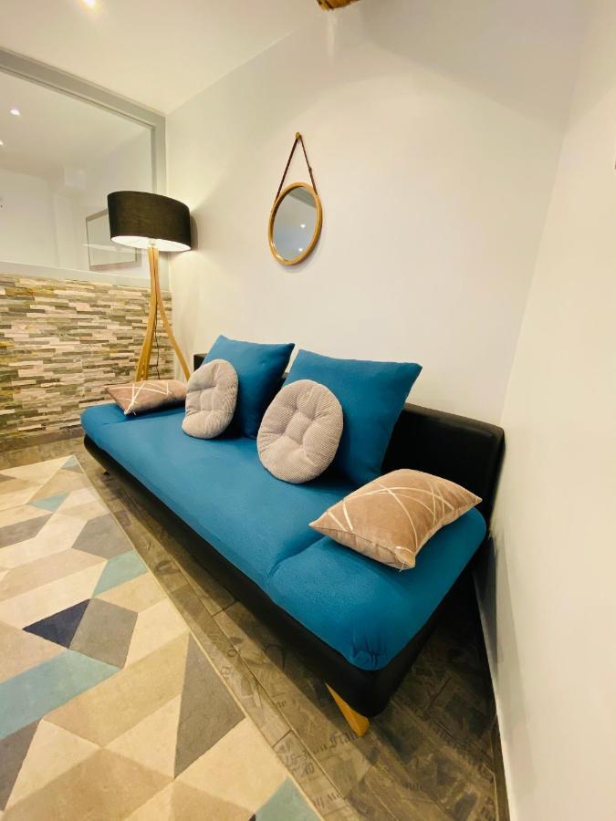 Apartment Avec Balcon Au Coeur Du Suquet Cannes