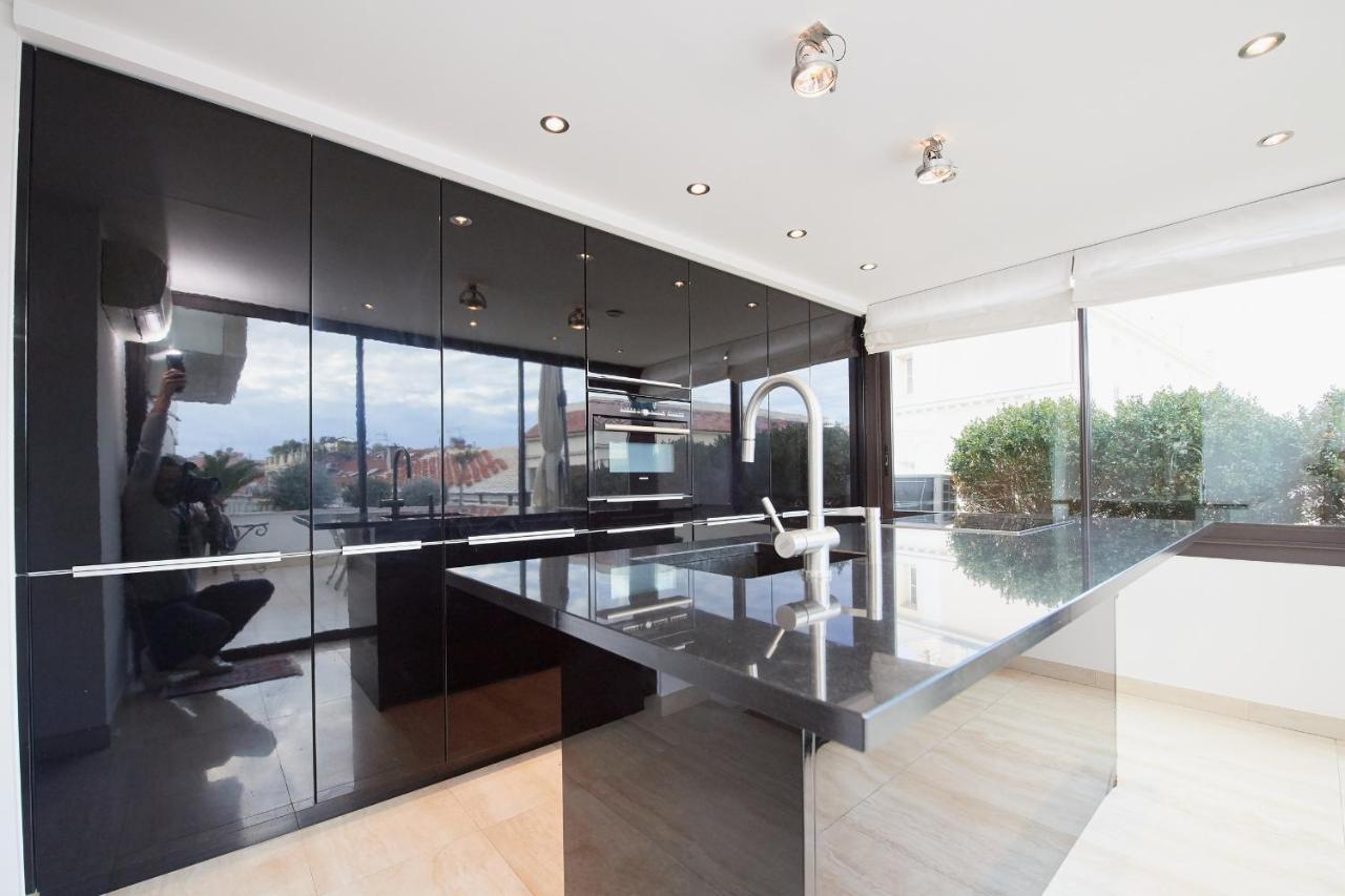 Prive Vue Centre Gray D'albion Cannes