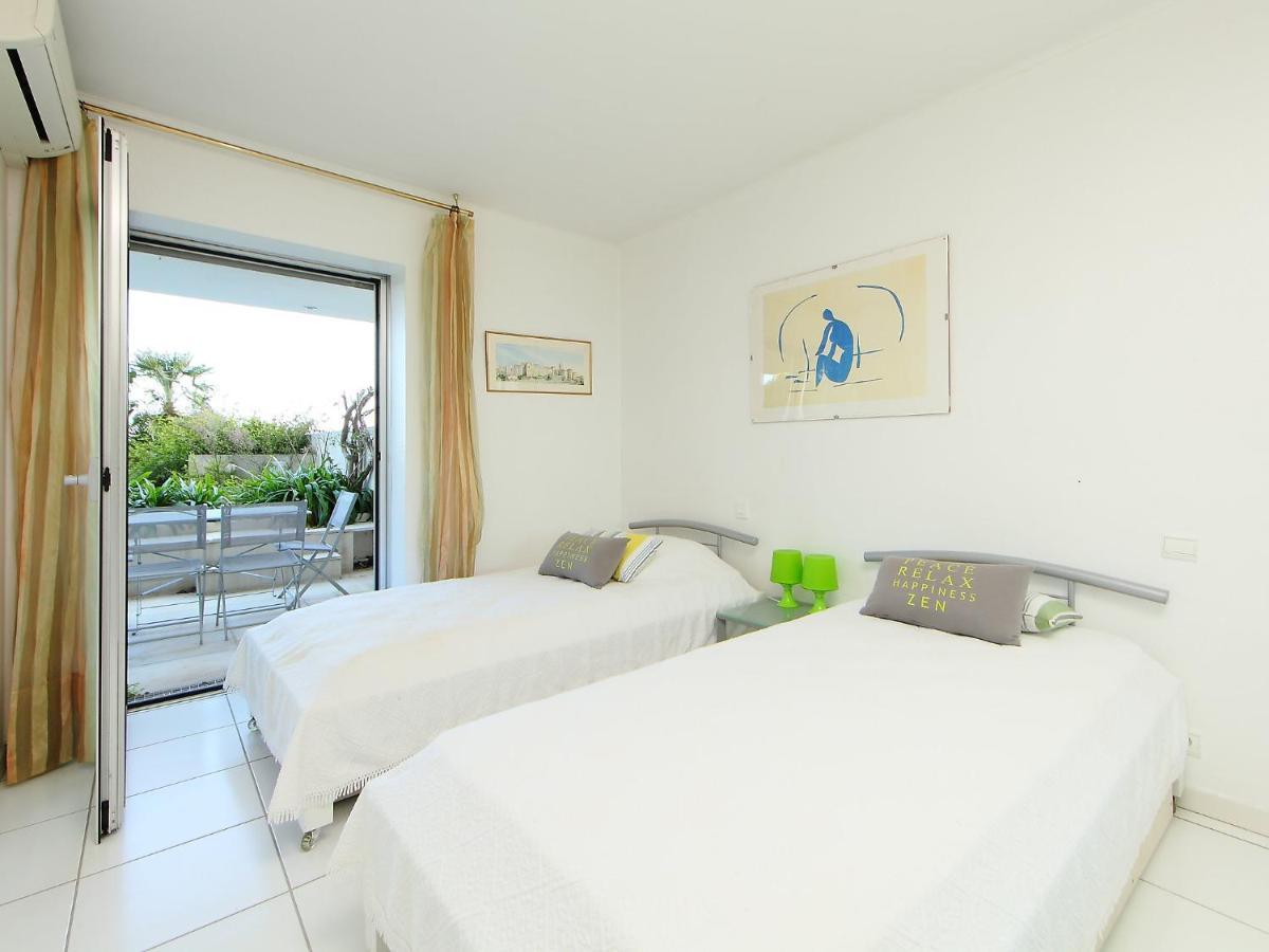 Bay-2 By Interhome