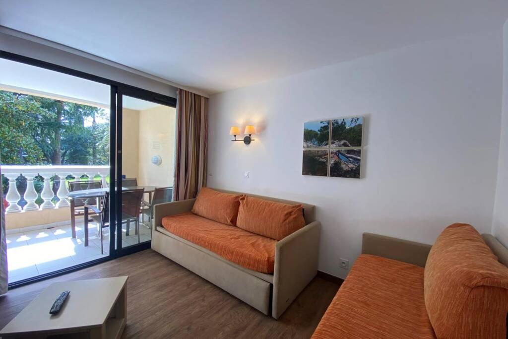 C036 Agreable Au Sein D'une Belle De * Cannes