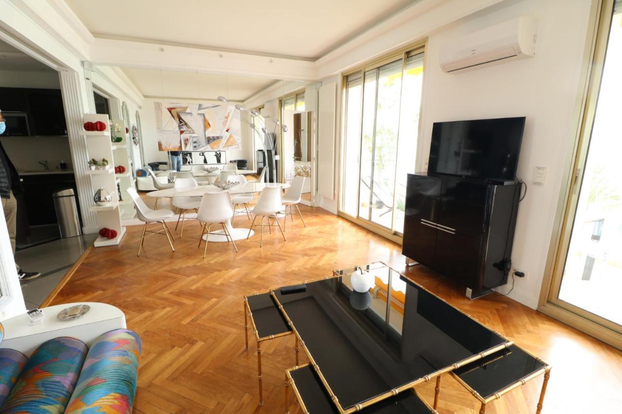 Beautiful 3 Bedroom. Direct Sea View. 401 * Cannes