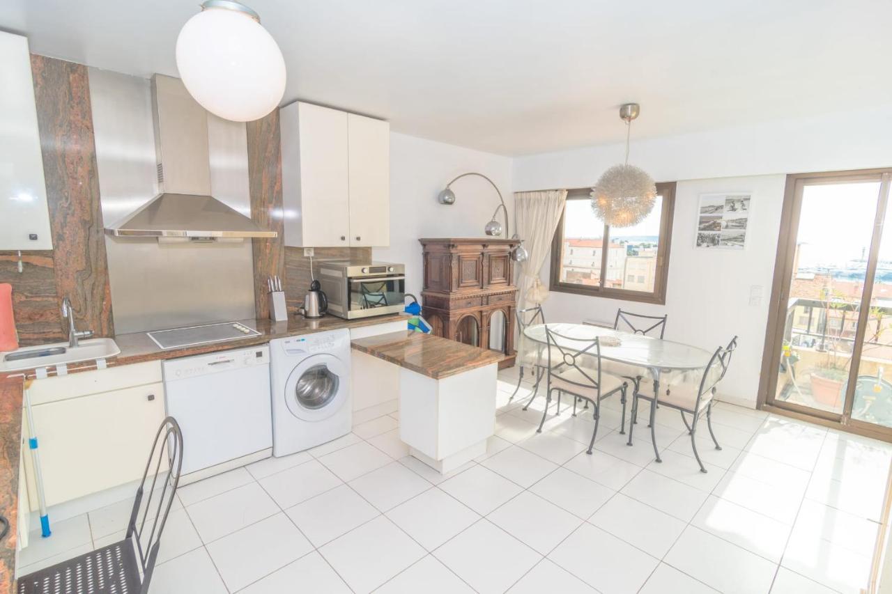 Sea View Comfort: 3-bedroom Balcony Retreat * Cannes
