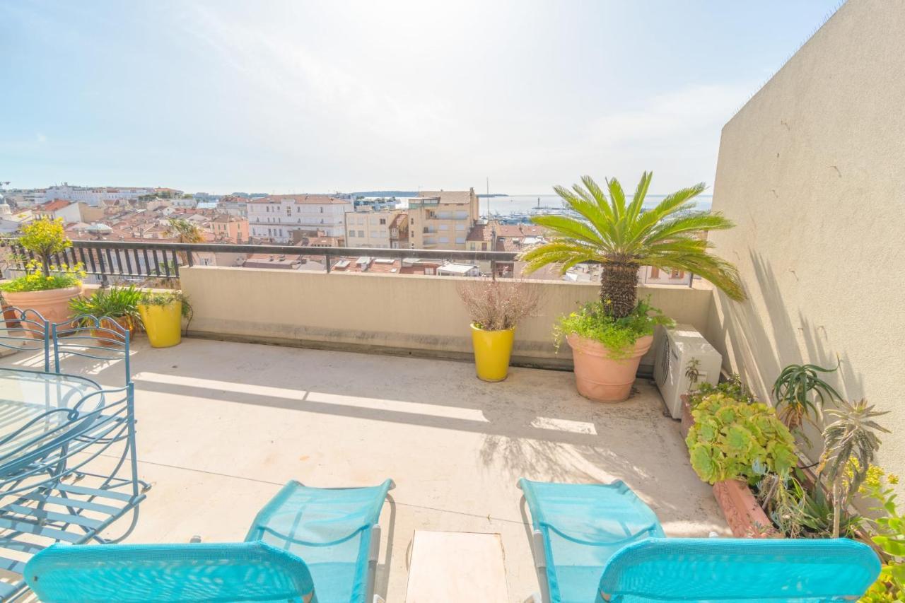 Sea View Comfort: 3-bedroom Balcony Retreat *