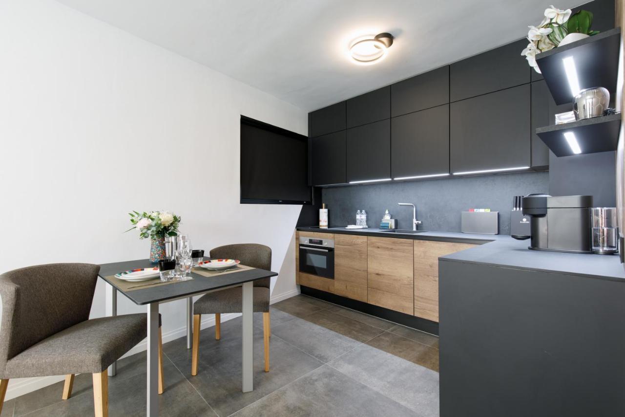 Croisette, Palais Des Festivals, Beaches, Le Minerve Apartment Cannes