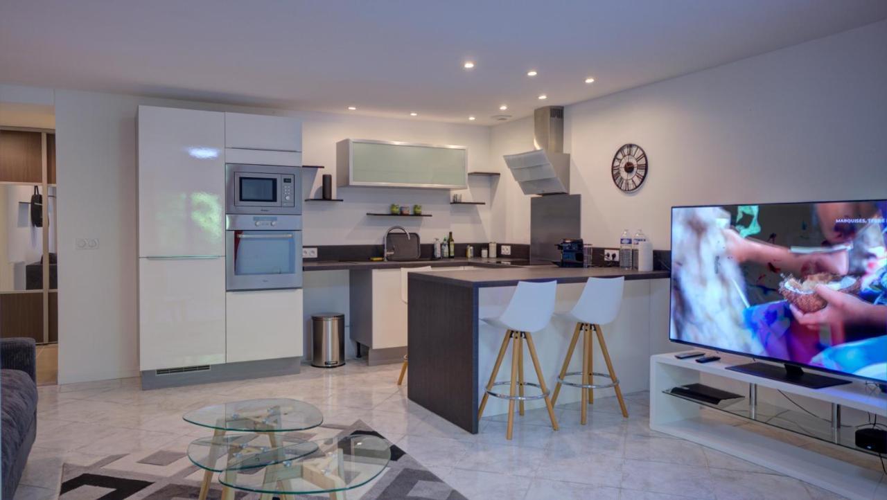 Beau T2 Dans Avec Piscine Proche + Pk Apartment *