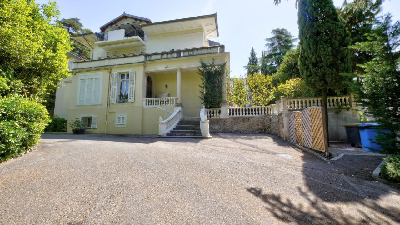Apartment Beau T2 Dans Avec Piscine Proche + Pk *