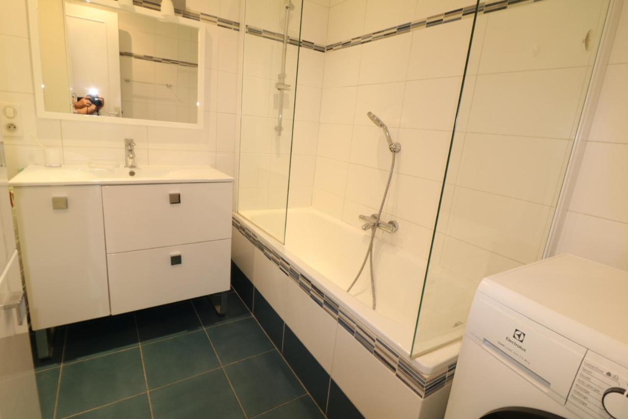 Amazing Sea View 2 Bedroom Front 303 *