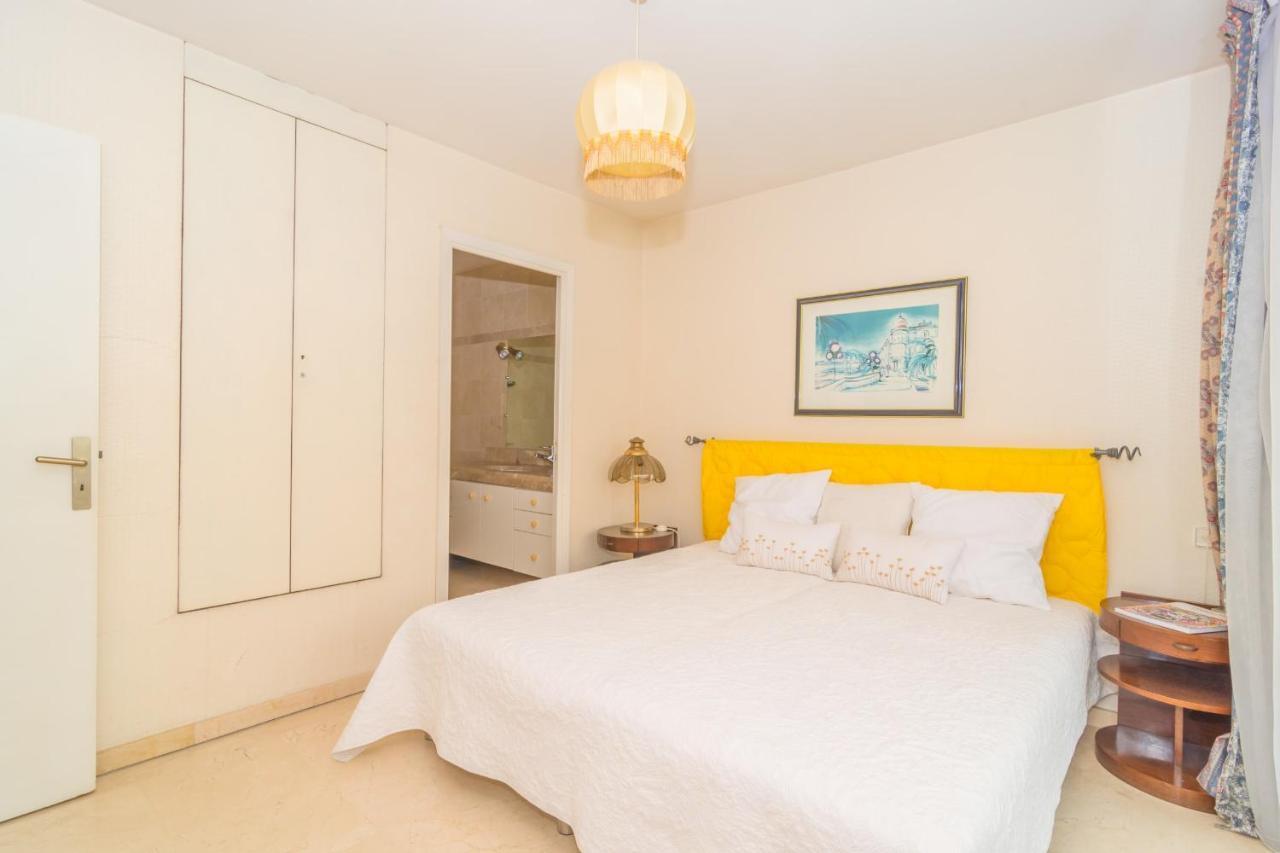Stunning Sea And Old Town View For Our Full Comfort 3 Bedroom With Balcony By Olam Appartement Cannes