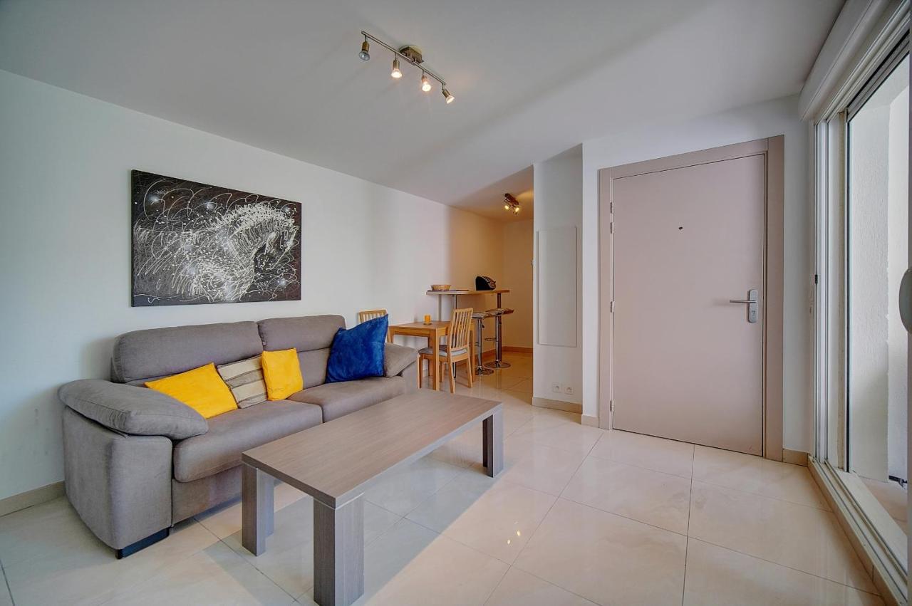 2 Pieces Moderne Avec Terrasse Et Parking A 3mn Des Plages !l- A1b230 Apartment