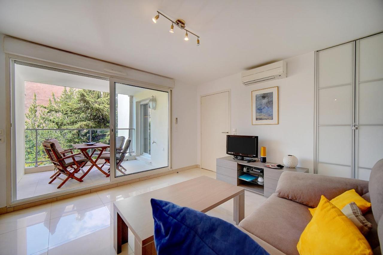Apartment 2 Pieces Moderne Avec Terrasse Et Parking A 3mn Des Plages !l- A1b230