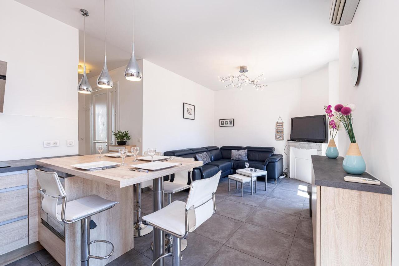 2 Bdrs Downtown & Ac - 3 Minutes To The Palais Appartement *