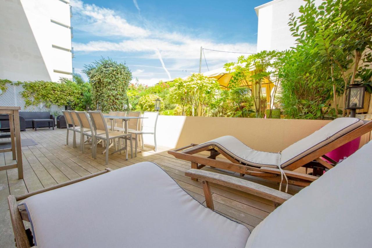 2 Bedrooms2 Bathroomsdouble Terrace & Garden In Palm Area *