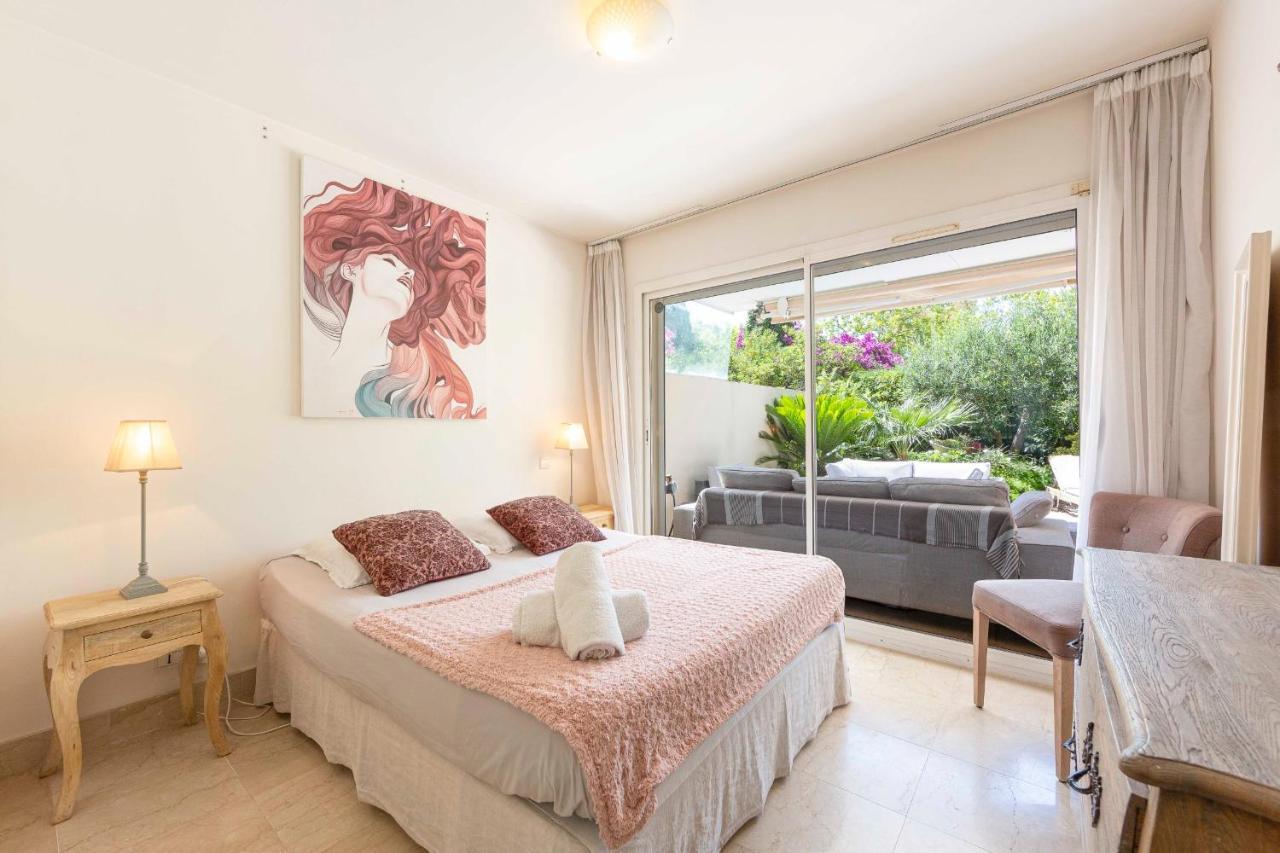 2 Bedrooms2 Bathroomsdouble Terrace & Garden In Palm Area Apartment *