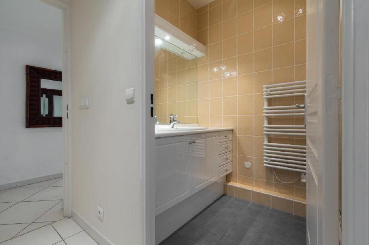 Centre 2mins From Stunning 3-bed *