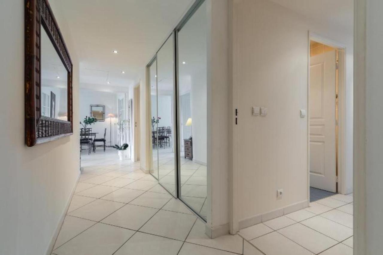 Centre 2mins From Stunning 3-bed Apartment Cannes