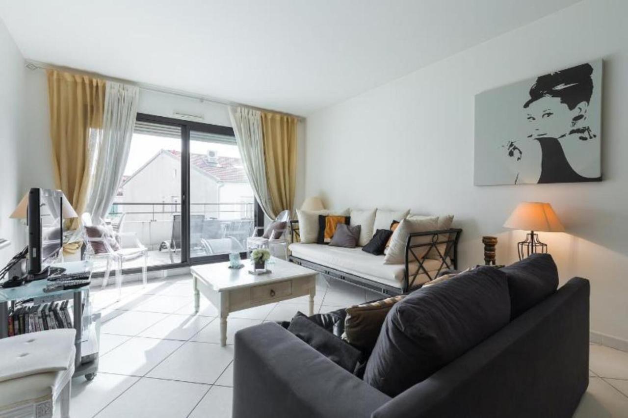 Centre 2mins From Stunning 3-bed *