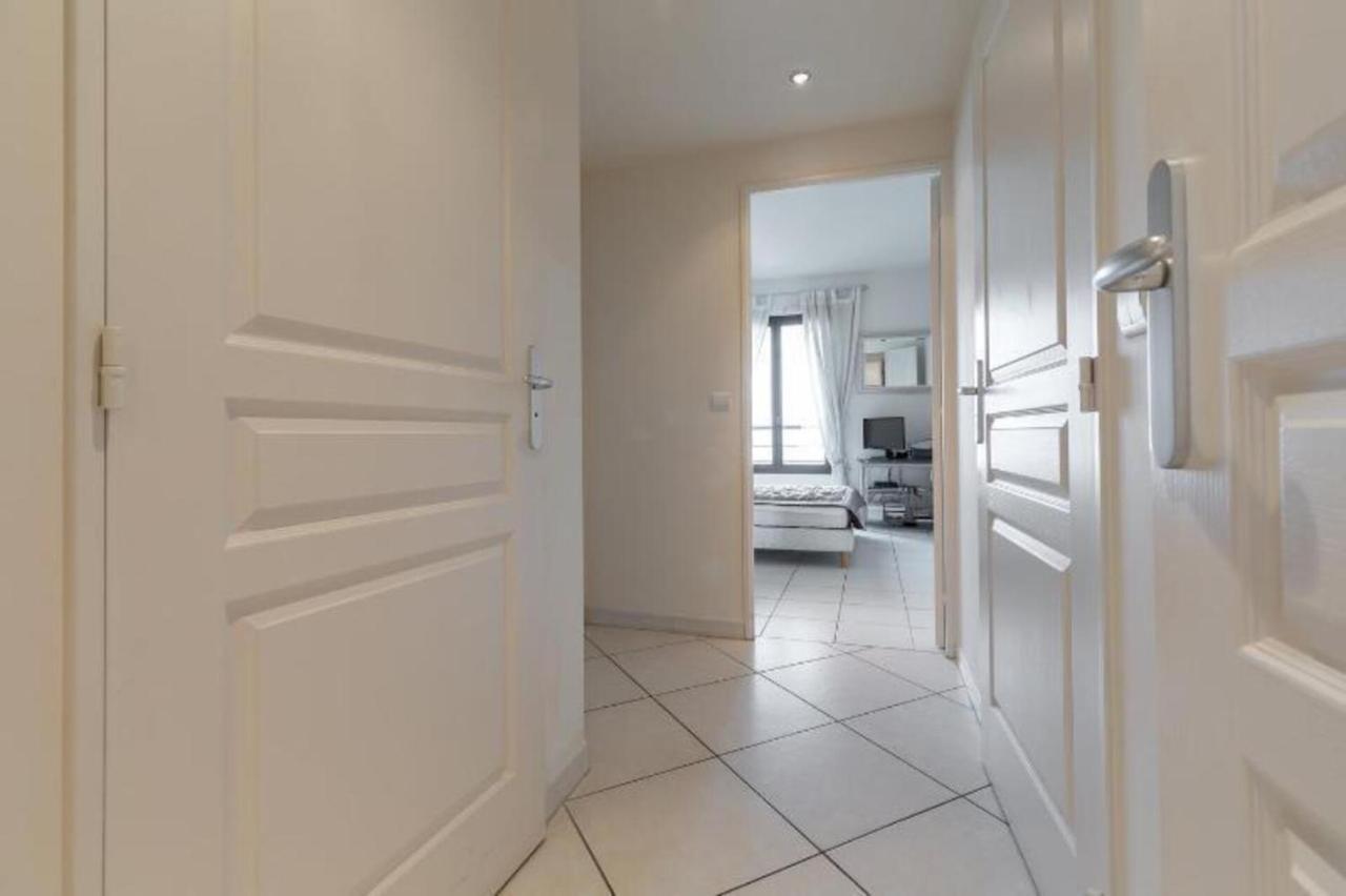 Centre 2mins From Stunning 3-bed Apartment *